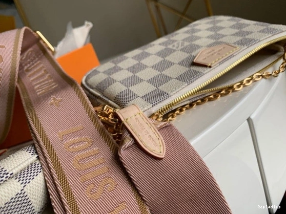 Cheap LOUIS MULTI POCHETTE ACCESSOIRES VUITTON 0822